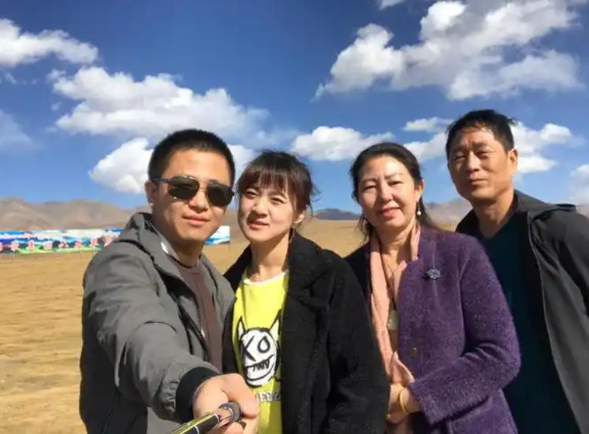 带60多岁爸妈走伊犁7天，独库盘山那段老人没喊一句累